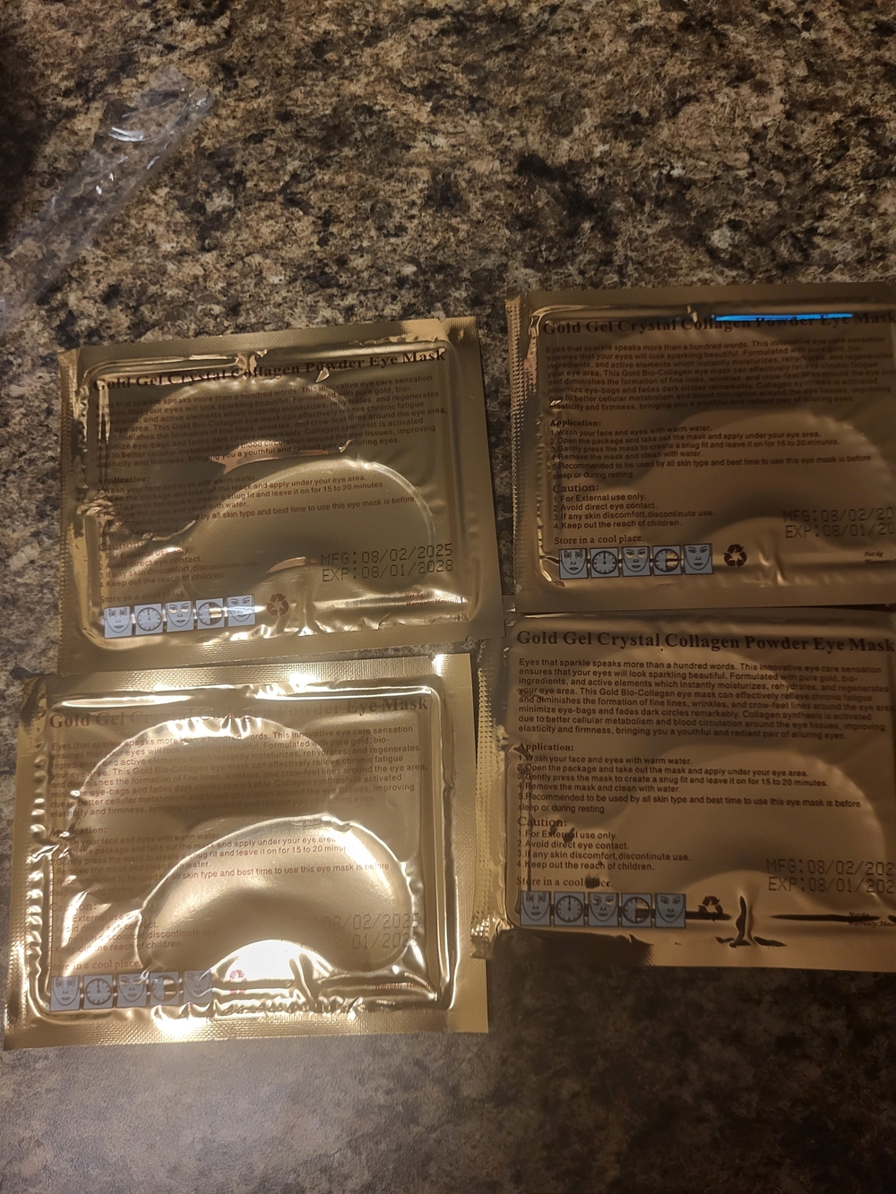 Betsey Johnson Facial Wipes & Gold Gel Crystal Collagen Powder Eye Mask - Gold - Picture 3 of 3